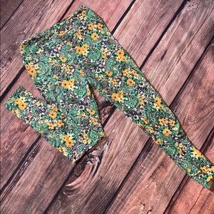 LuLaRoe OS Floral Leggins